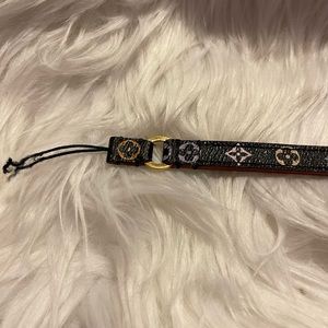 Louis Vuitton strap for wallet